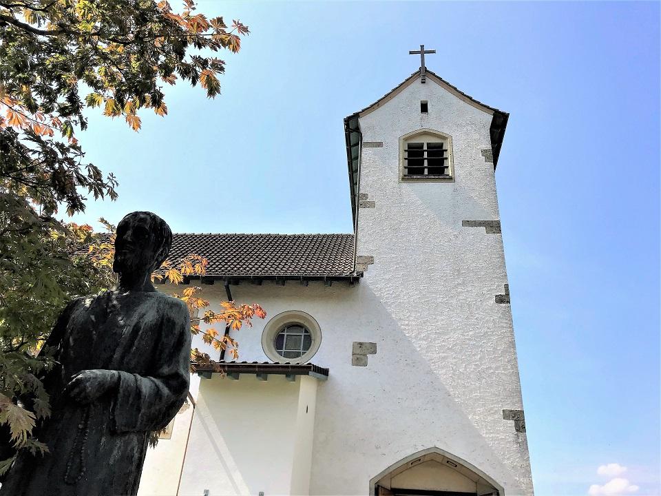 Kirche Bruder Klaus Hallau