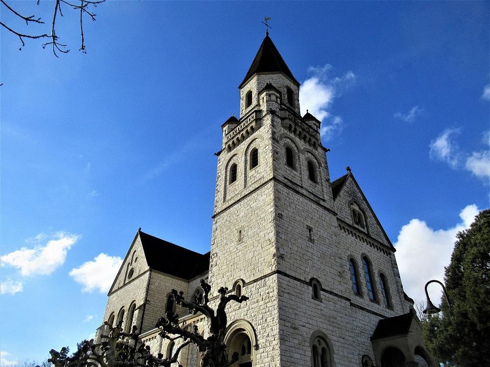 Kirche Heilig Kreuz Neuhausen