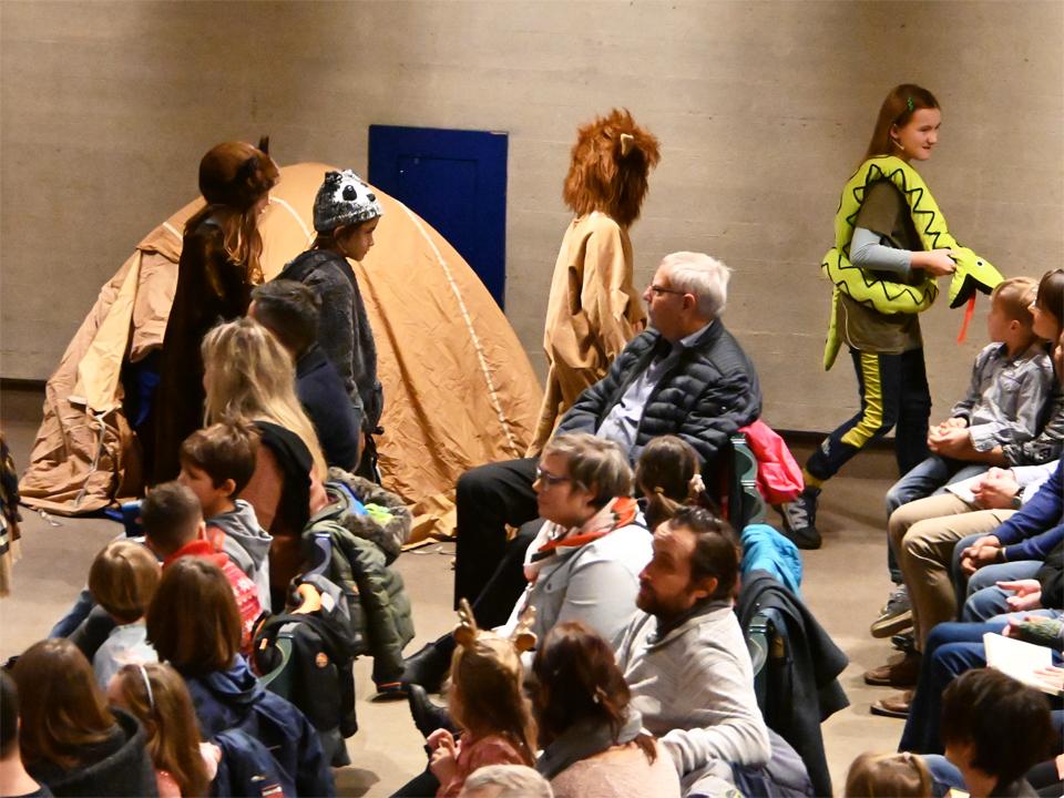 14 Krippenspiel Koni