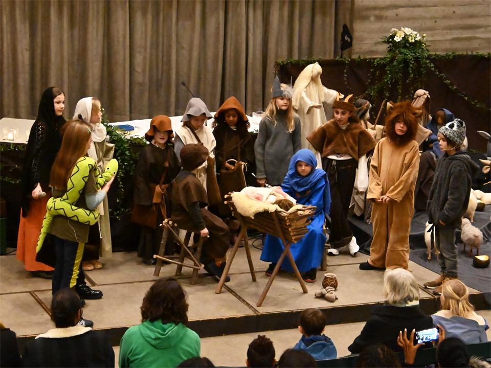 19 Krippenspiel Koni