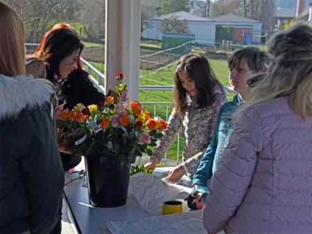 Fastenopferaktion: Rosenverkauf