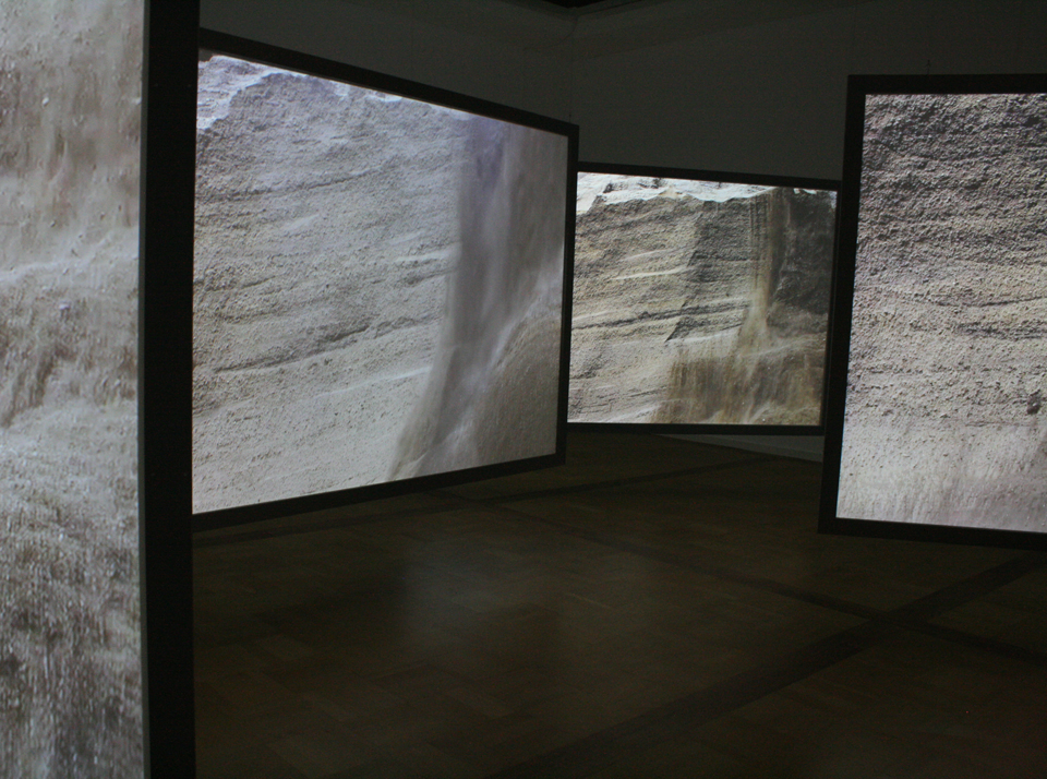 Videoinstallationen der Künstlerin Monica Ursina Jäger